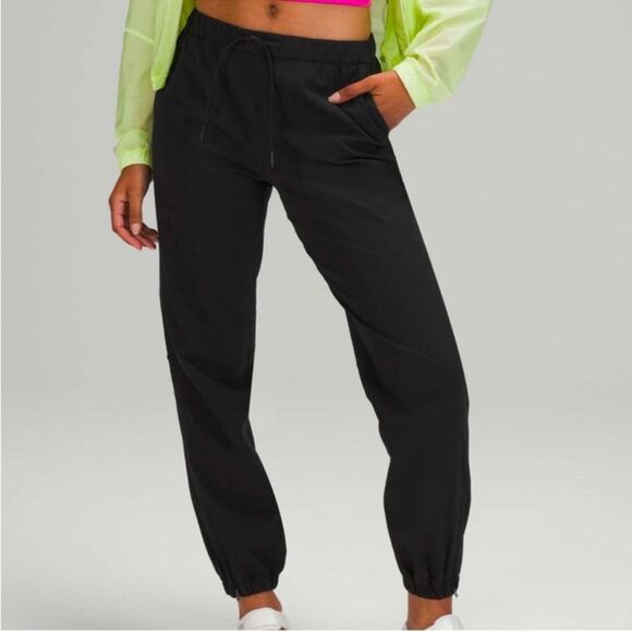 Lululemon Essential Affinity Mid Rise Jogger Black size 6 - Picture 2 of 13